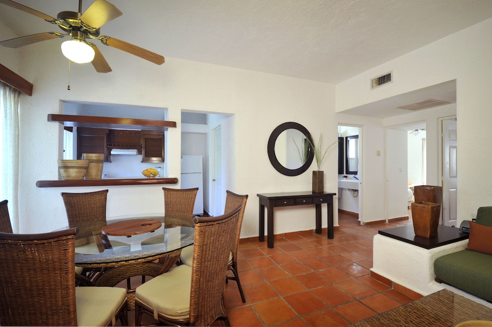 Las Palmas Condominios 21/36