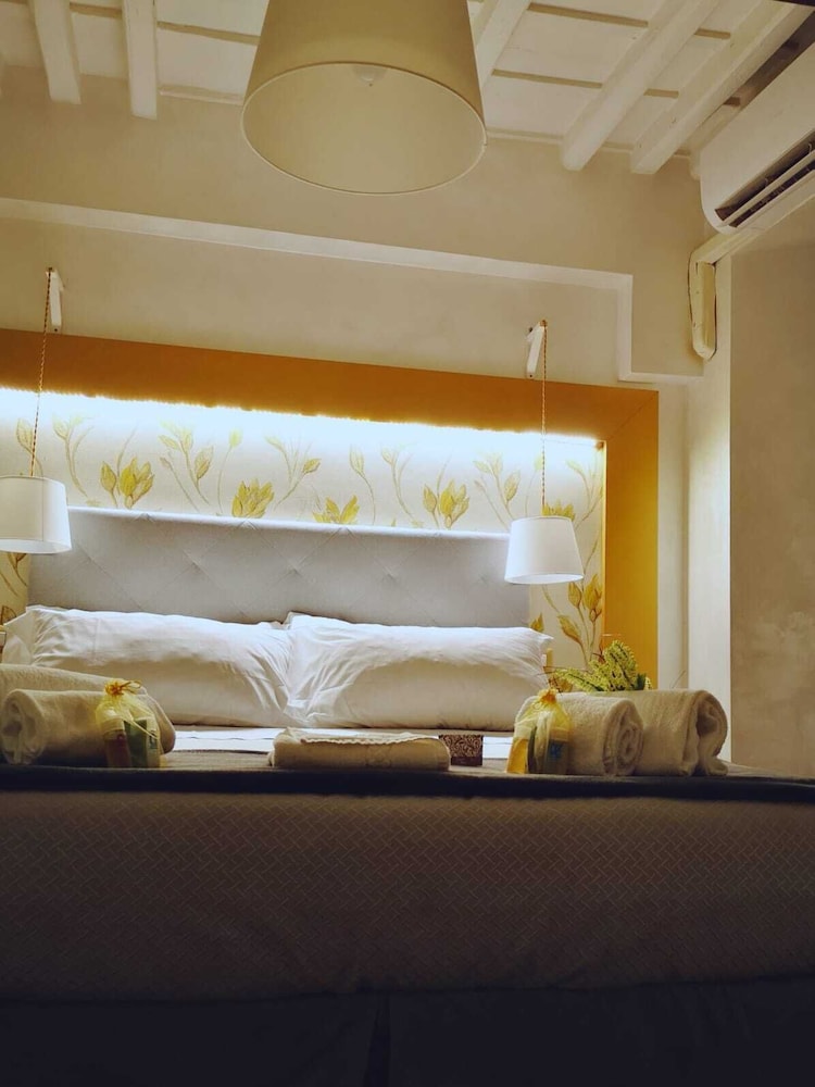 Dulcis Inn Pantheon 3/50