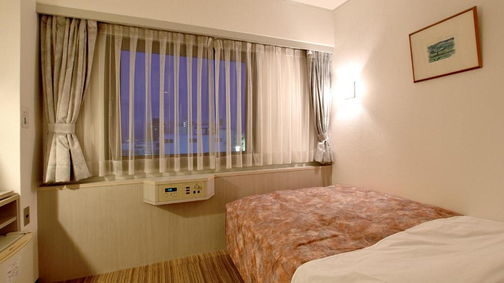 Petite, Double Bed, Smoking