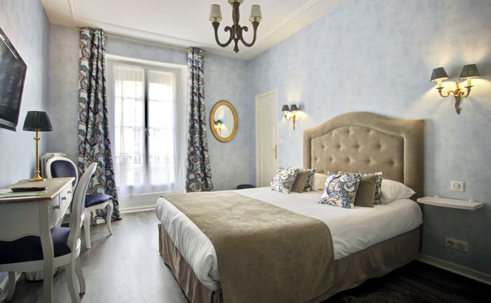 غرفة سوبيريور بسرير كوين، Hotel Du Mail 10/10
