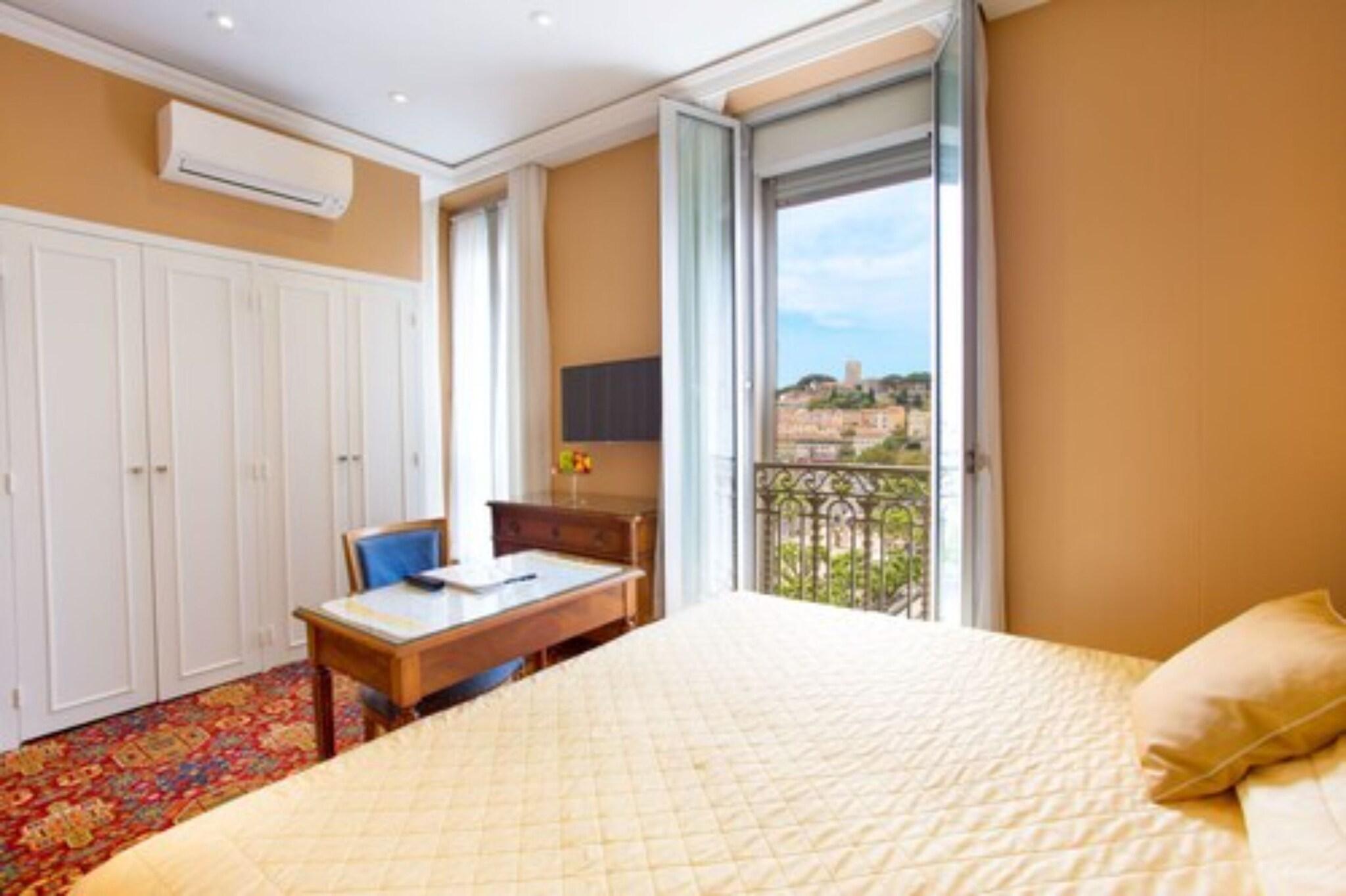 Connecting, Family Suite, King and Double Bed, Sea View