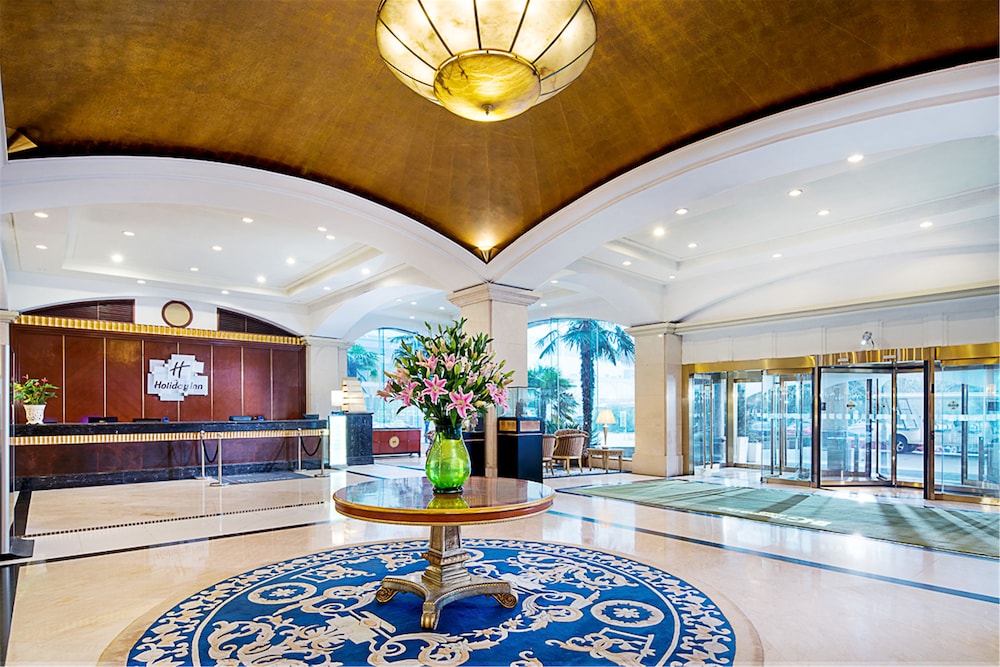 HOLIDAY INN ZHENGZHOU 11/69