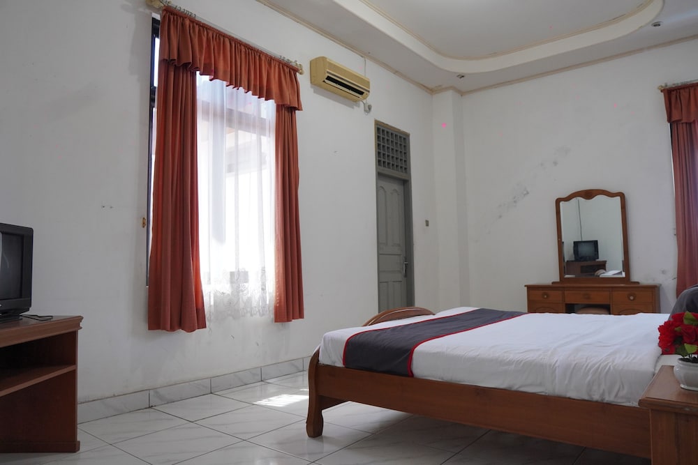 Collection O near Universitas Negeri Padang formerly Hotel Amra 25/49