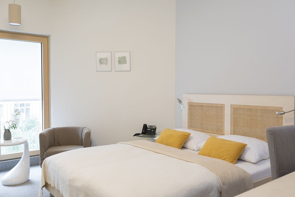 1 BEDROOM, PREMIUM, DOUBLE BED