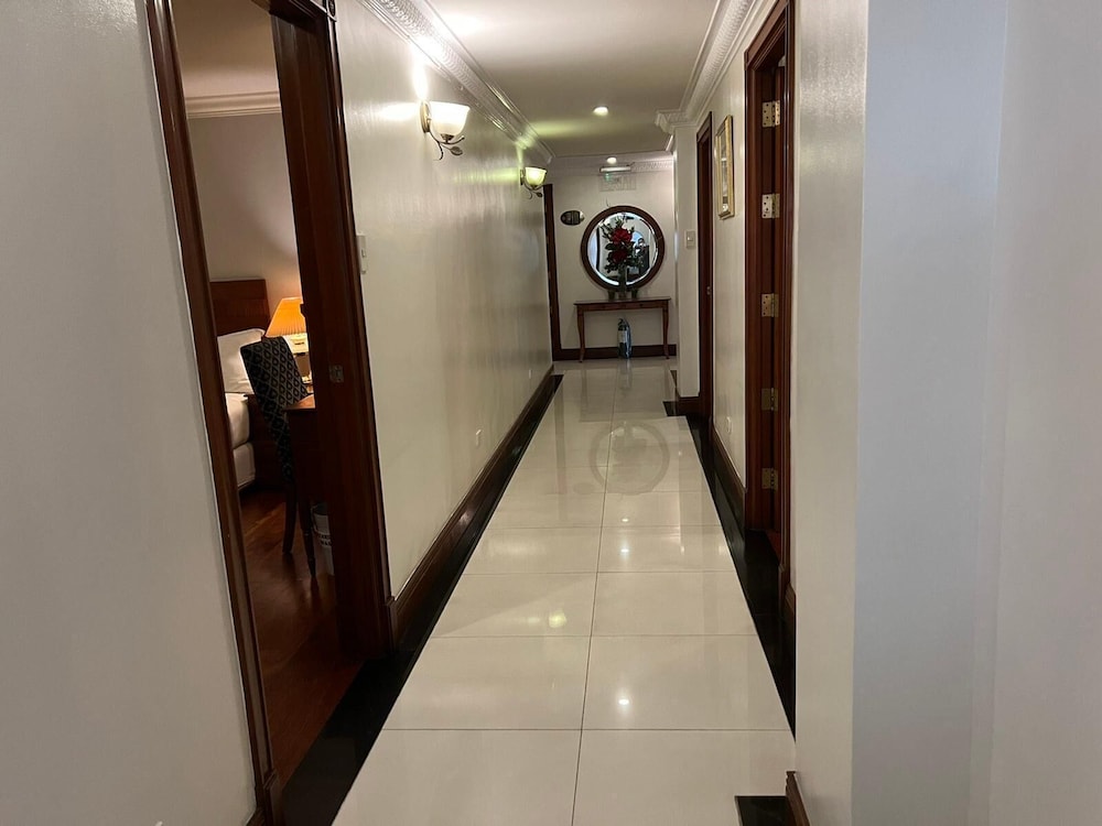 Townhouse OAK Makati Manila Near PNR Pasay Evangelista formerly VIP Suites 26/47