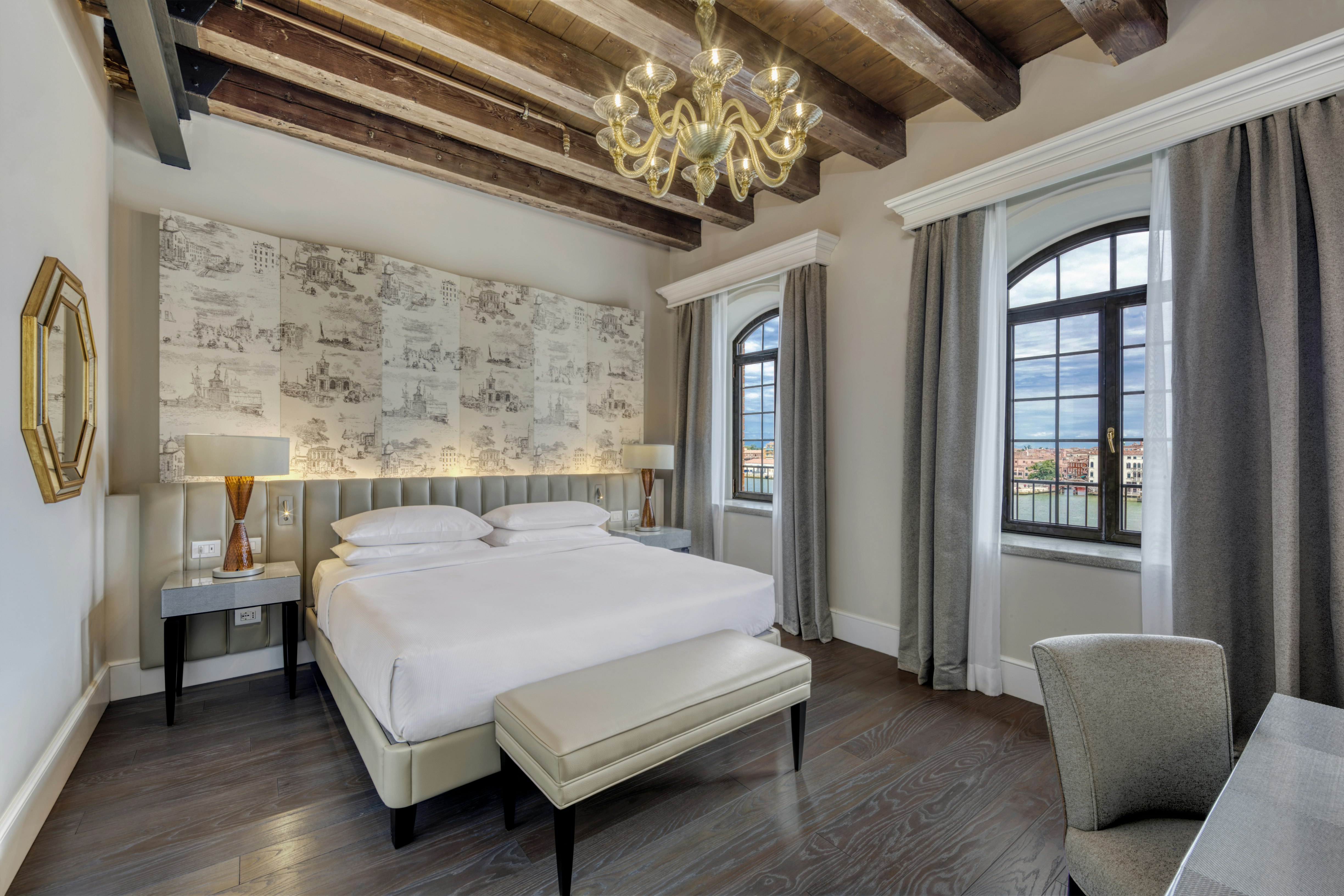 Molino, Tower, Suite