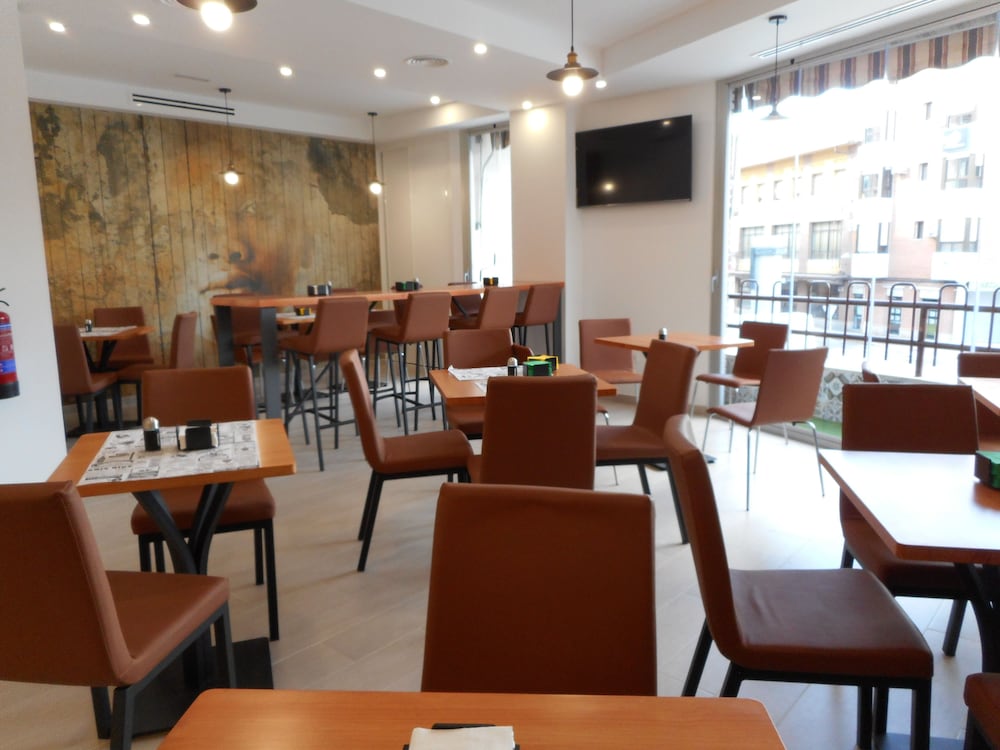 Hostal Gran Via 32/40