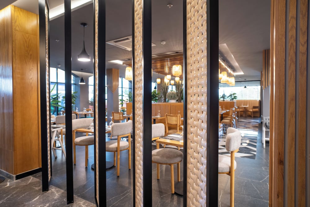 بارك إن باي راديسون نجران(Park Inn by Radisson Najran) 36/66