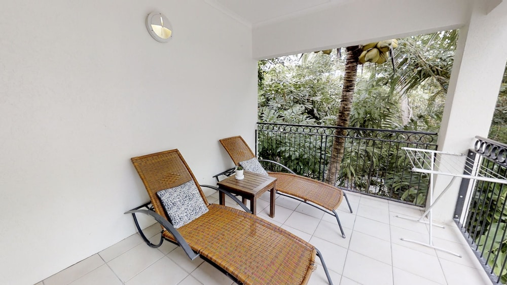 Silkari The Pavilions Port Douglas 45/65