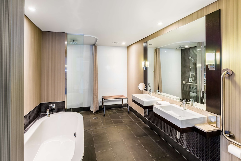 Hilton Queenstown Resort and Spa 25/89