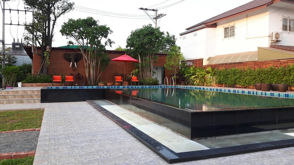 Tawan Anda Garden Hotel 44/45