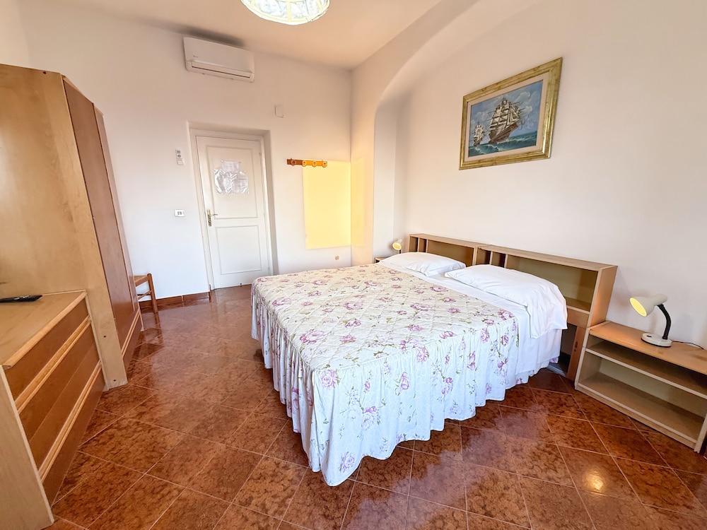 Hotel Villa Mena 18/50