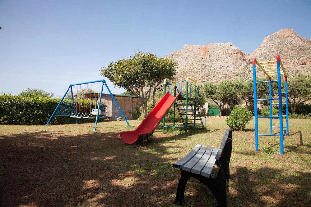 Artemis Village Apartments &amp; Studios 15/50