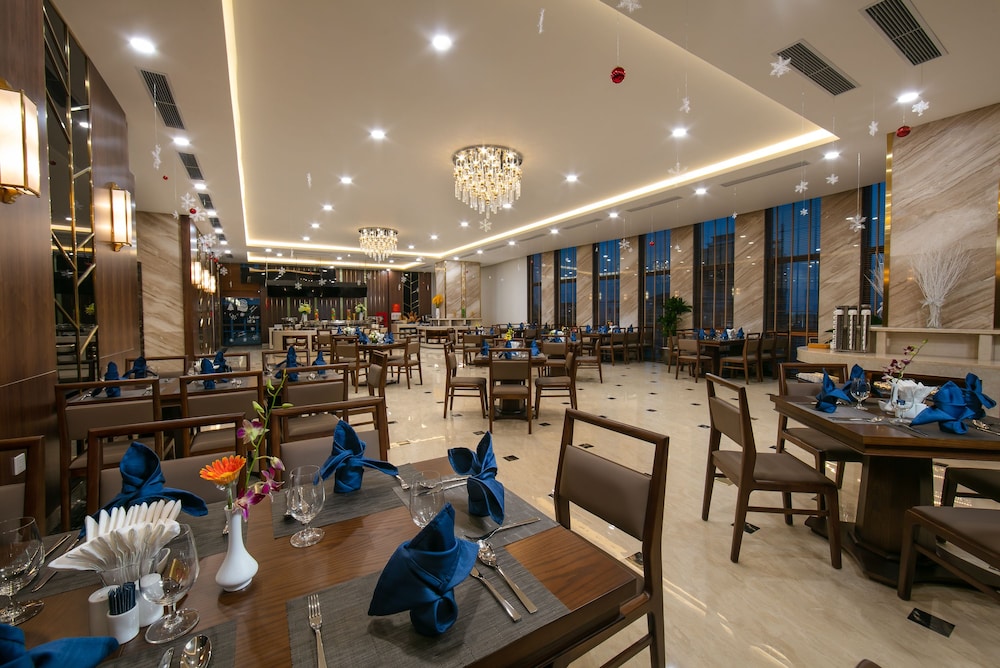 Ha Long Marina Hotel 25/32