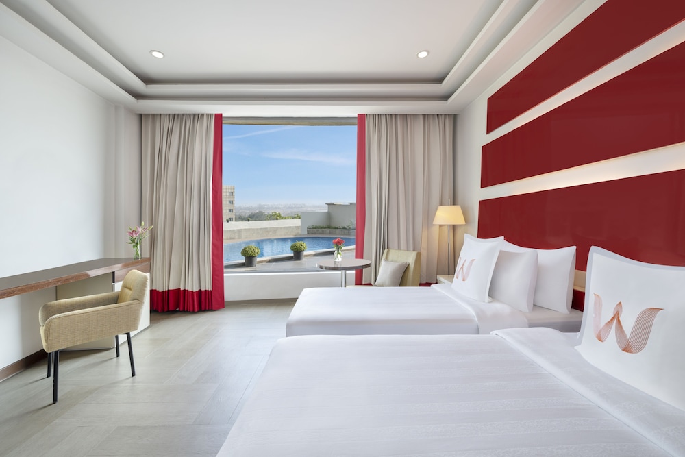 DELUXE, TWIN BEDS