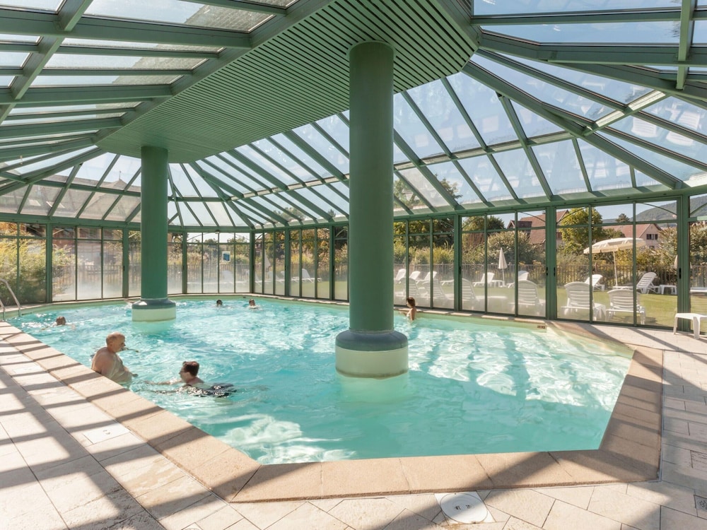 swimming pool spa