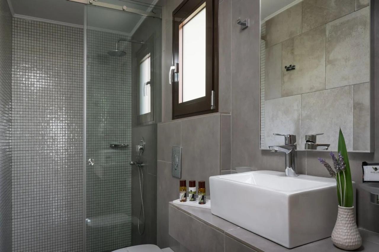 Kassandra Bay Resort, Suites and Spa 31/33
