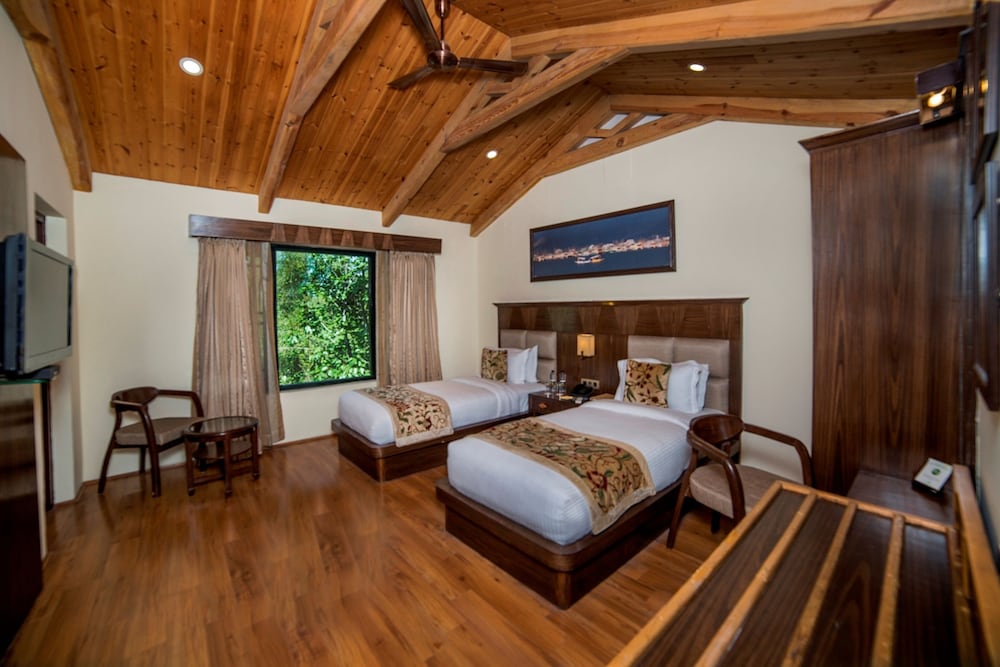 Lemon Tree Hotel Srinagar 8/21