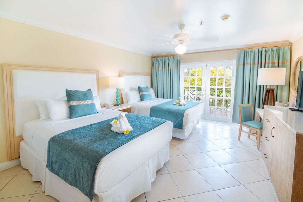 Deluxe, 2 Queen Beds, Beach Front