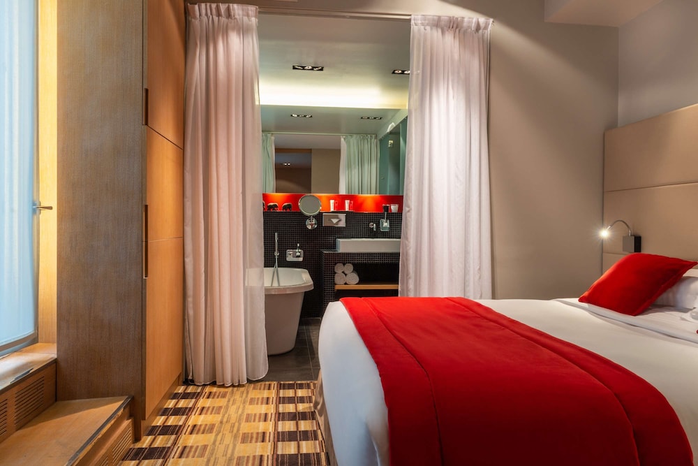 Golden Tulip Opera de Noailles 26/72