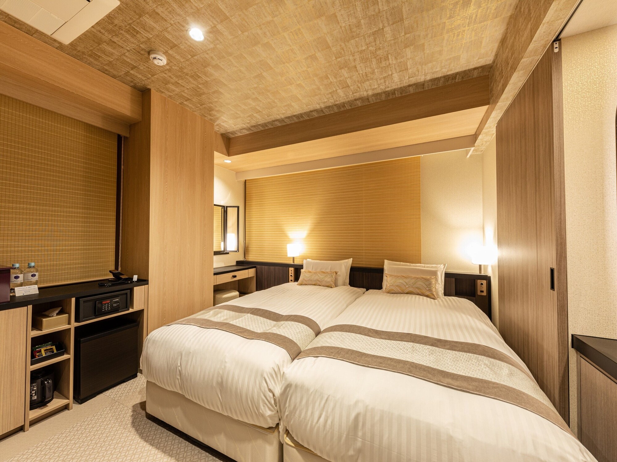 HOLLYWOOD, MUSSE, TWIN BEDS
