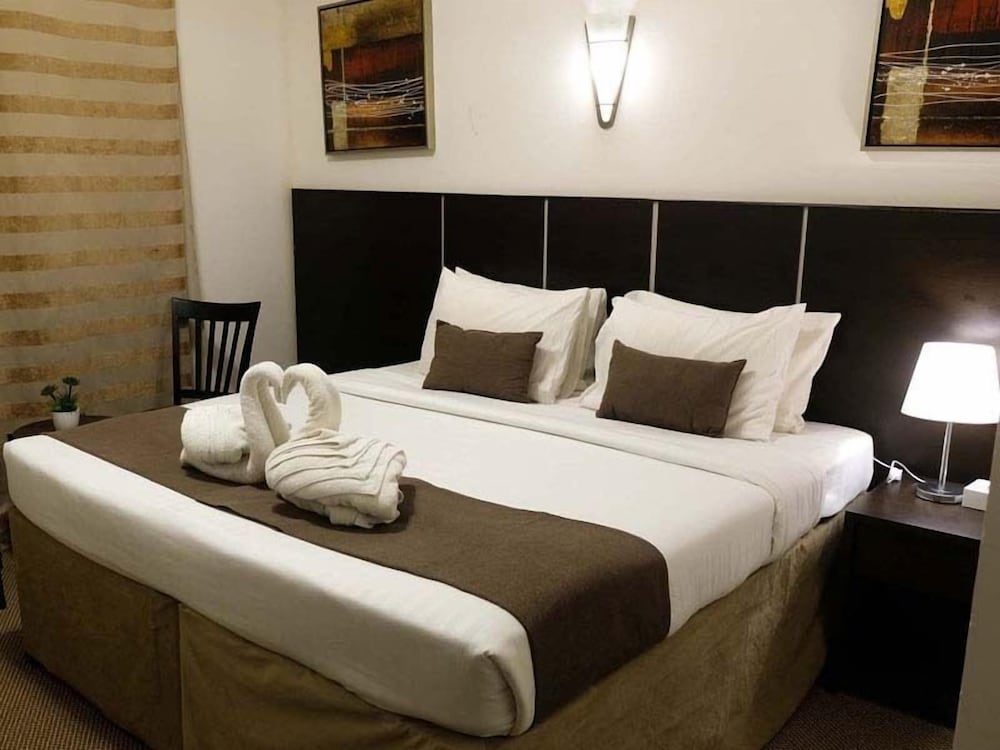 Hussein Hassan Ali Bayari Hotel 24/61