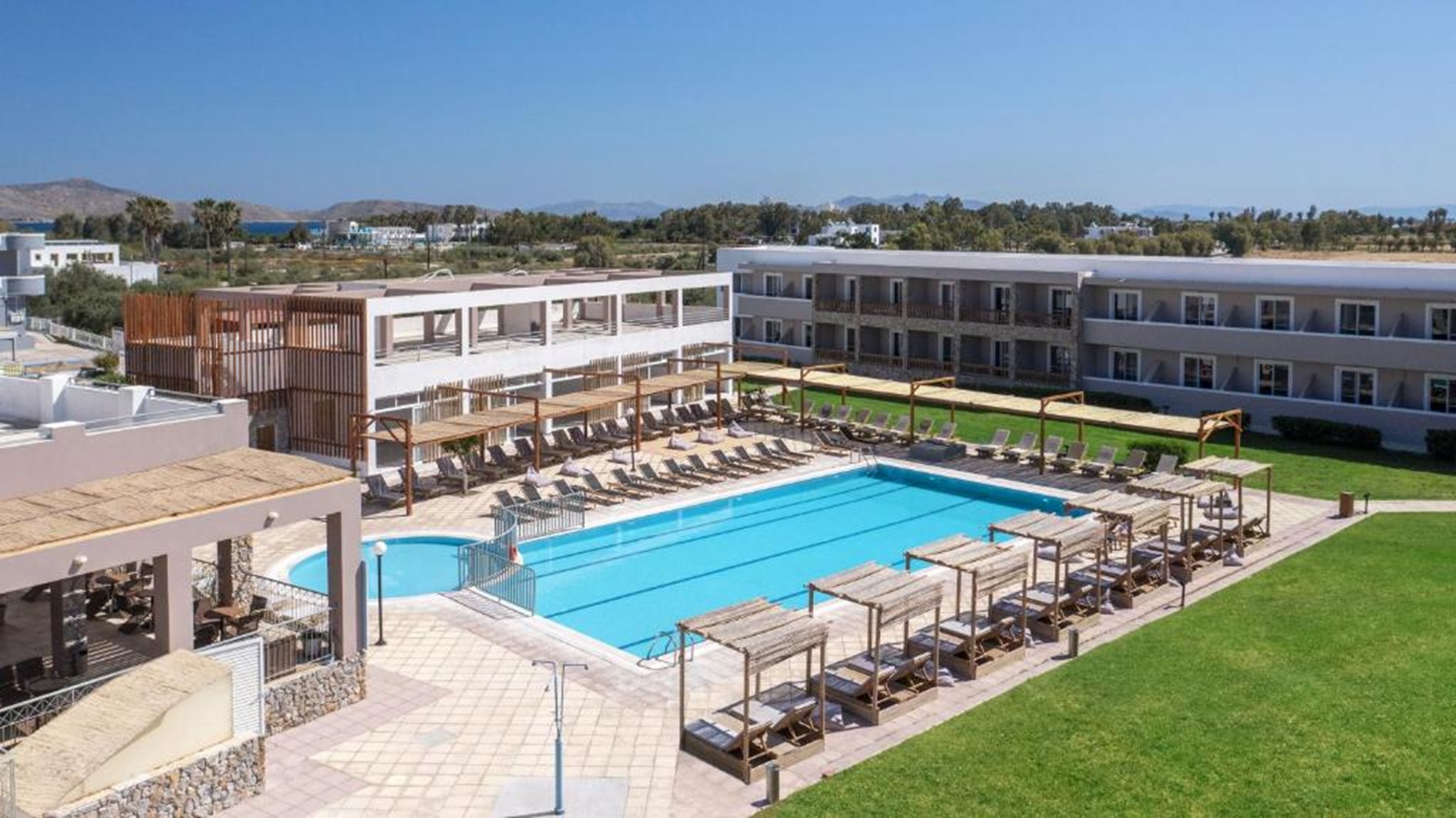 Aegean Bay Hotel 72/76