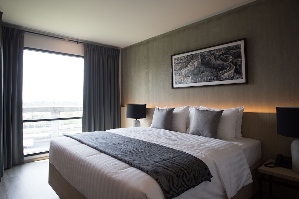 STANDARD, KING BED