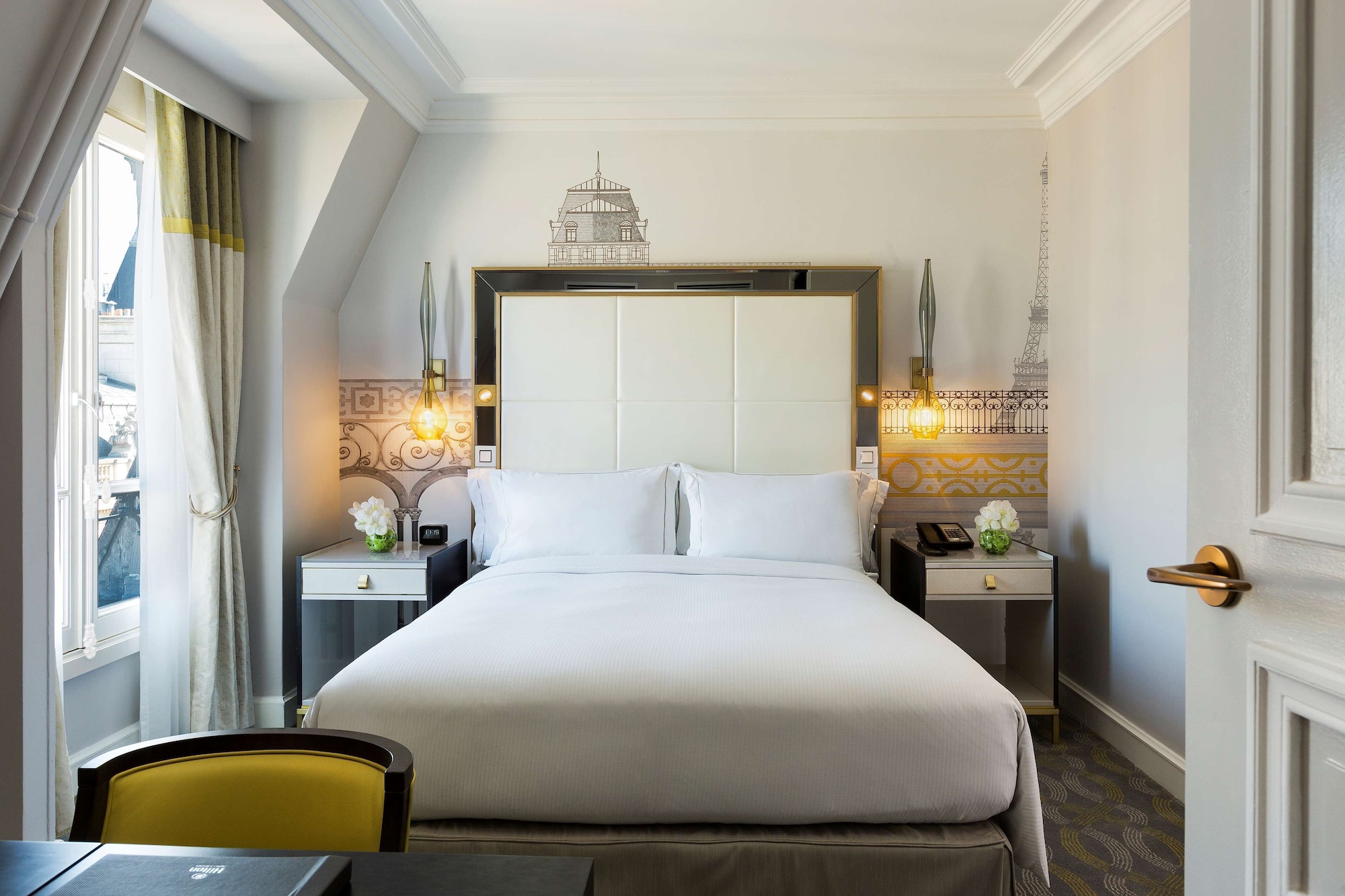 EXECUTIVE, SUITE, KING BED