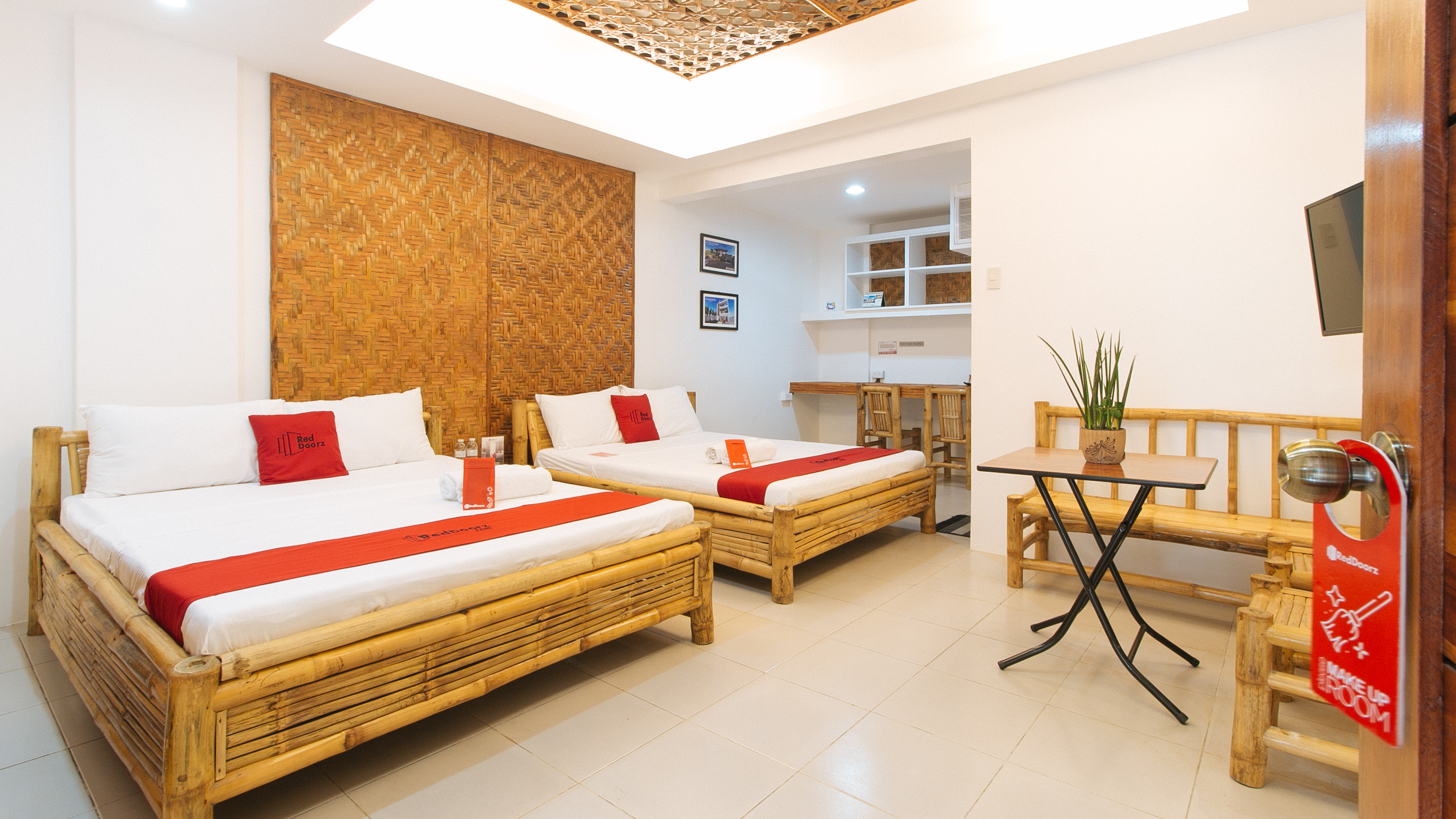 RedDoorz @ DBuilders Rooms Ph1 Taguig 16/28