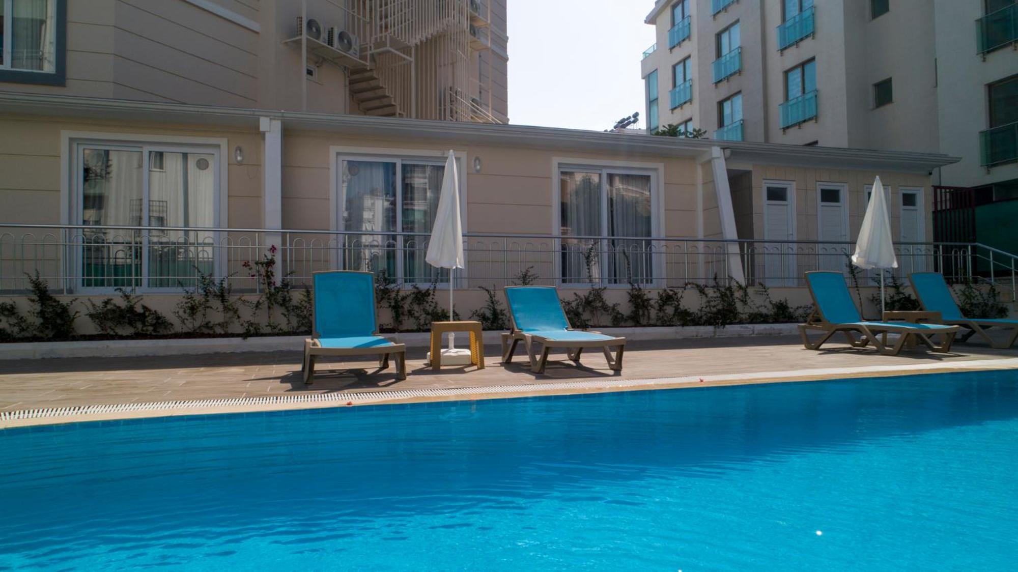 Theluna Suite Hotel 43/50