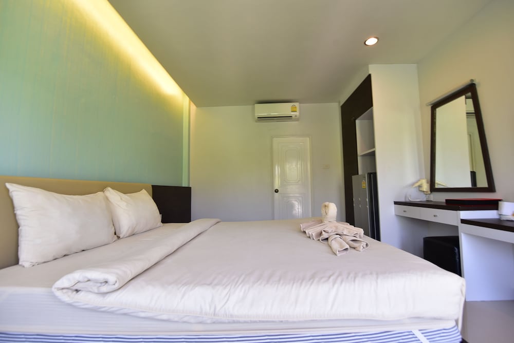 Varin Beach Resort 32/75