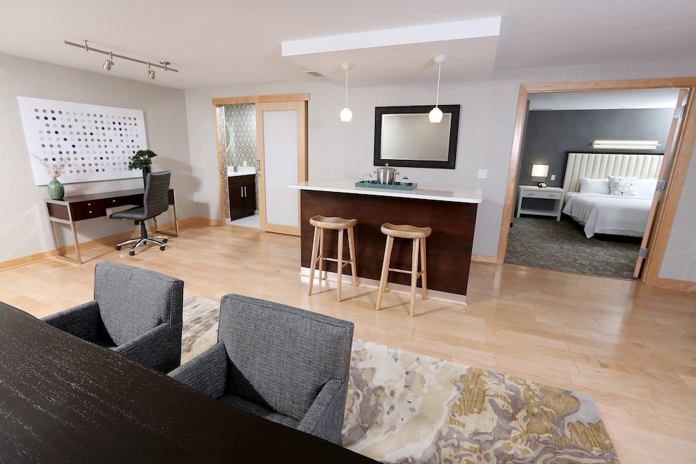 SpringHill Suites by Marriott Sioux Falls 8/16