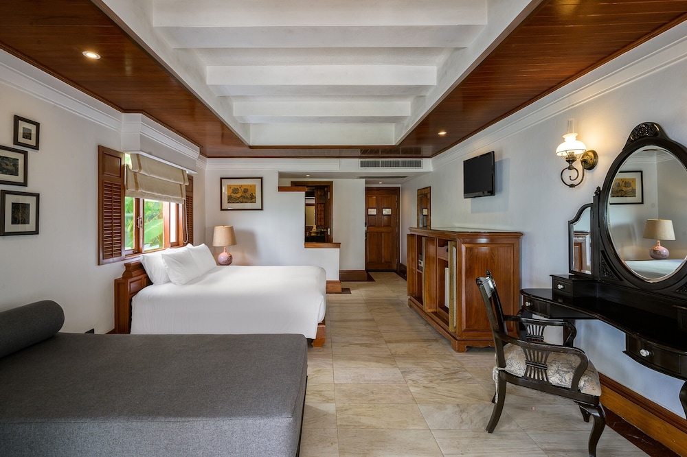 Thavorn Beach Village Phuket Resort and Spa 13/66