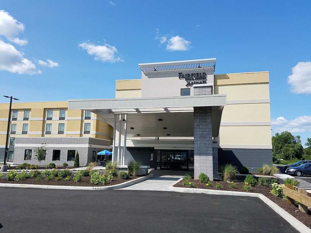 Fairfield Inn Suites Springfield Holyoke 1/35