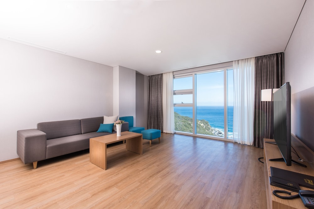 Hotel Tops 10 36/62
