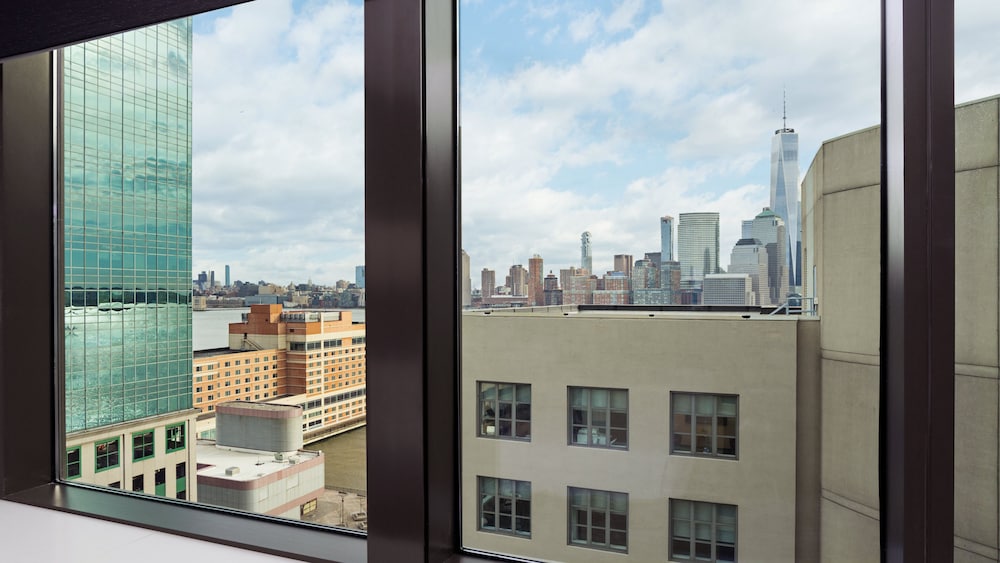 Hyatt House Jersey City 67/68