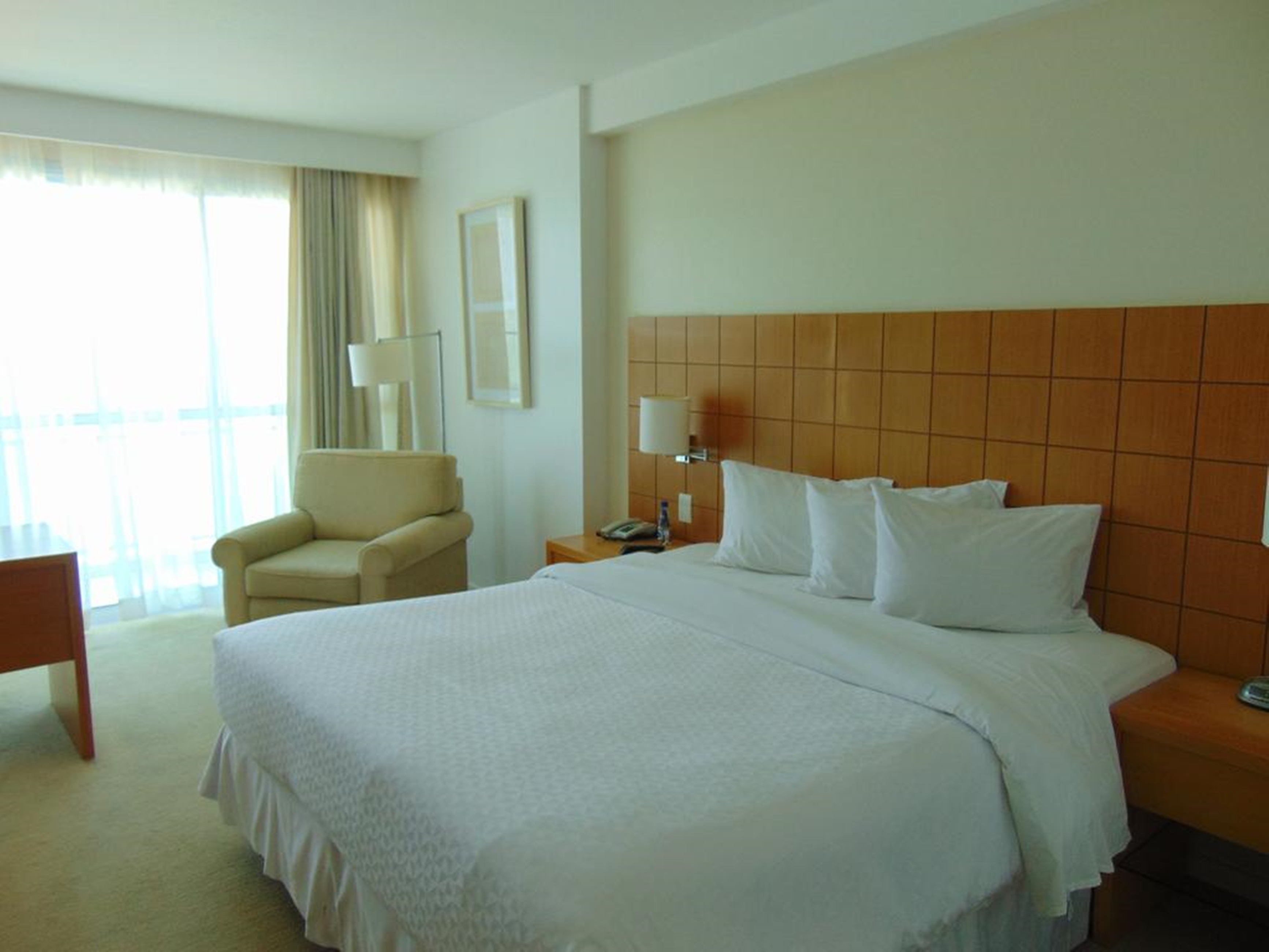 2 Rooms, Suite, King Bed, Side Sea View, Sofa