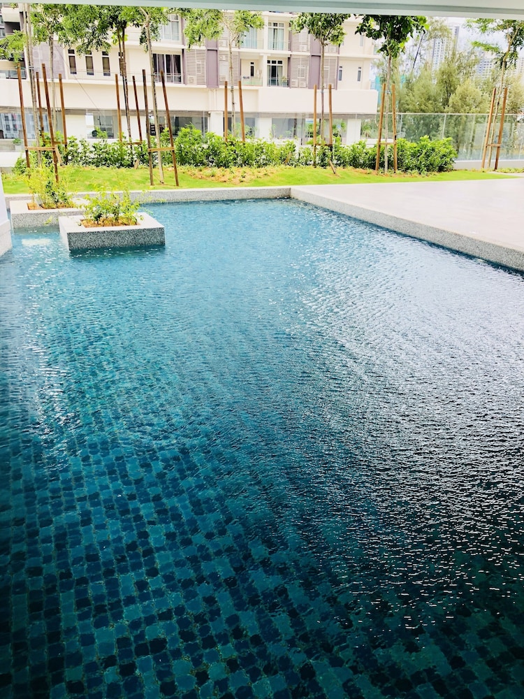 TANJUNG POINT RESIDENCES 31/37