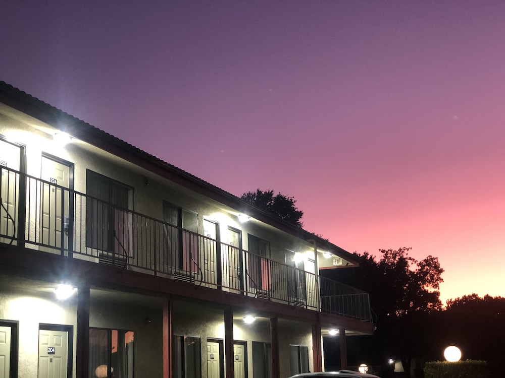 Americas Best Value Inn Atascadero Paso Roble 2/66