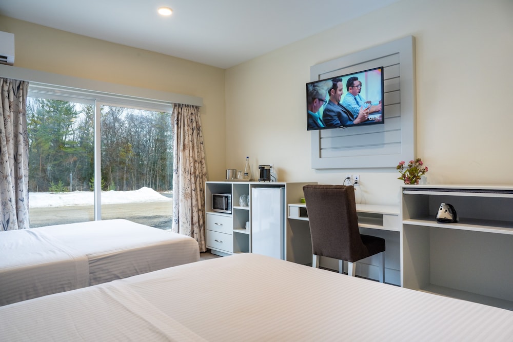 Leelas Villa Inn Flesherton 13/28