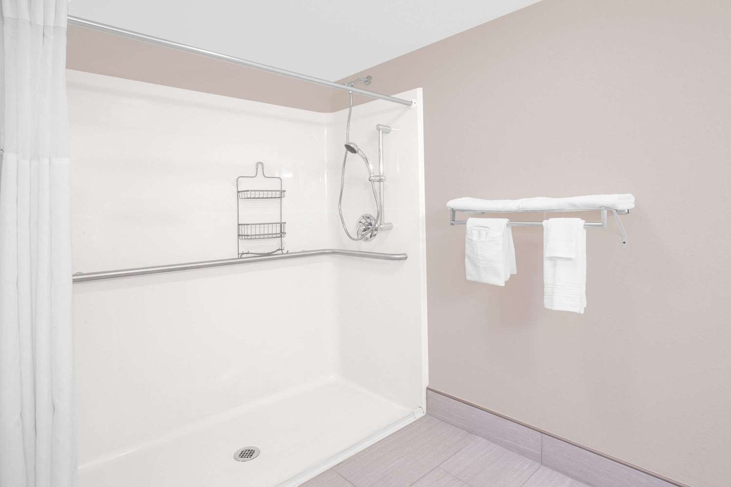 Days Inn by Wyndham Hillsdale 19/19