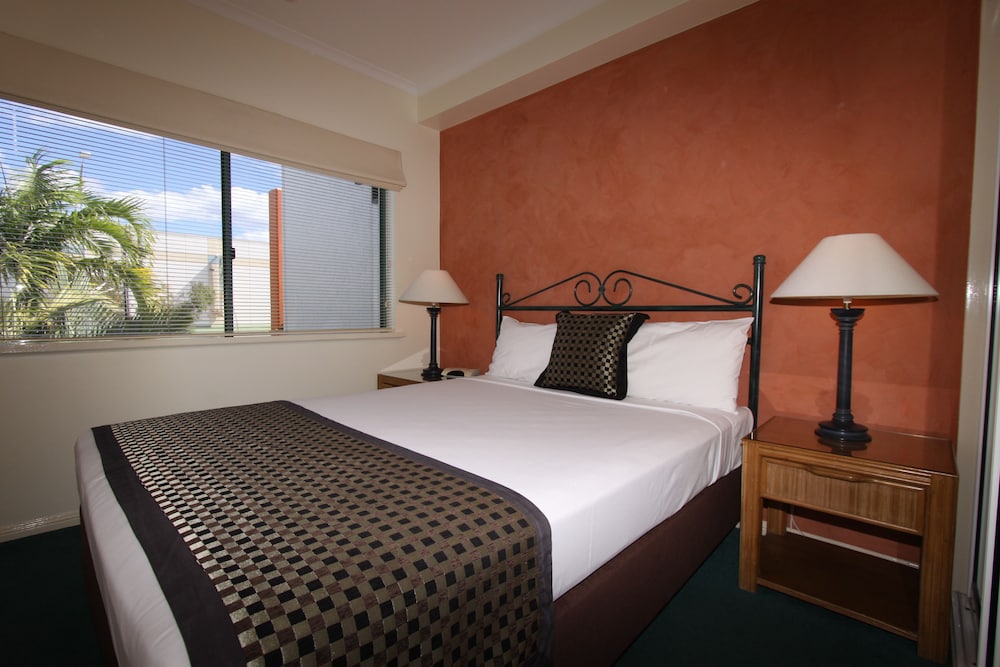MID CITY LUXURY SUITES 8/26