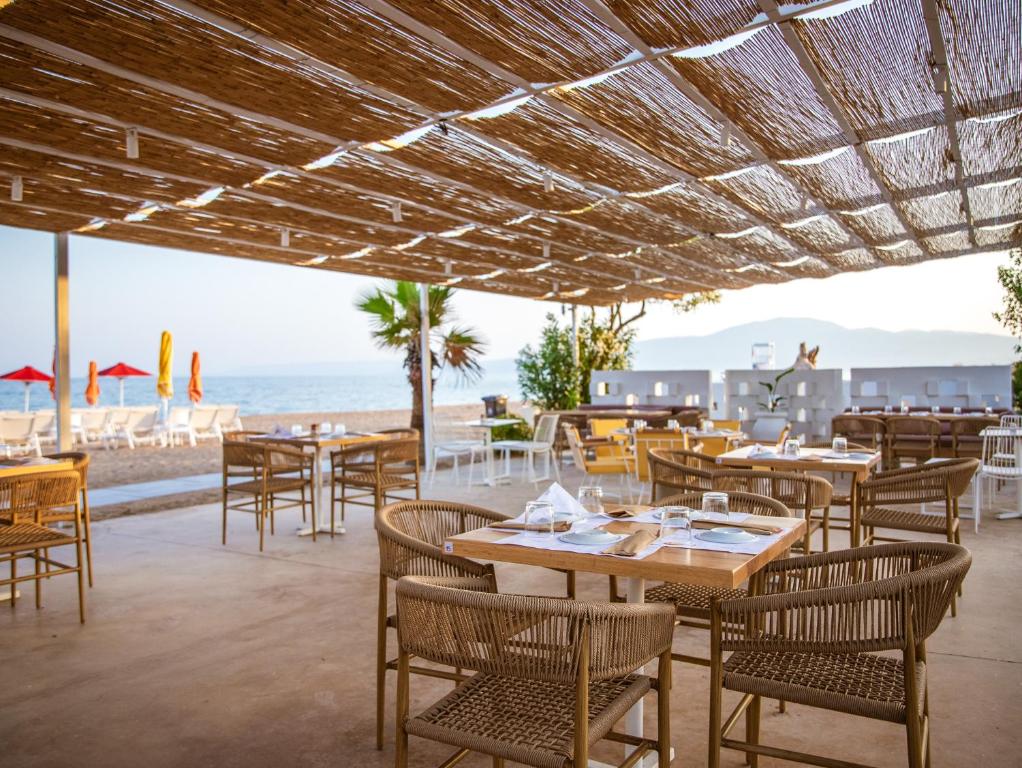 Buka Sandy Beach 34/43