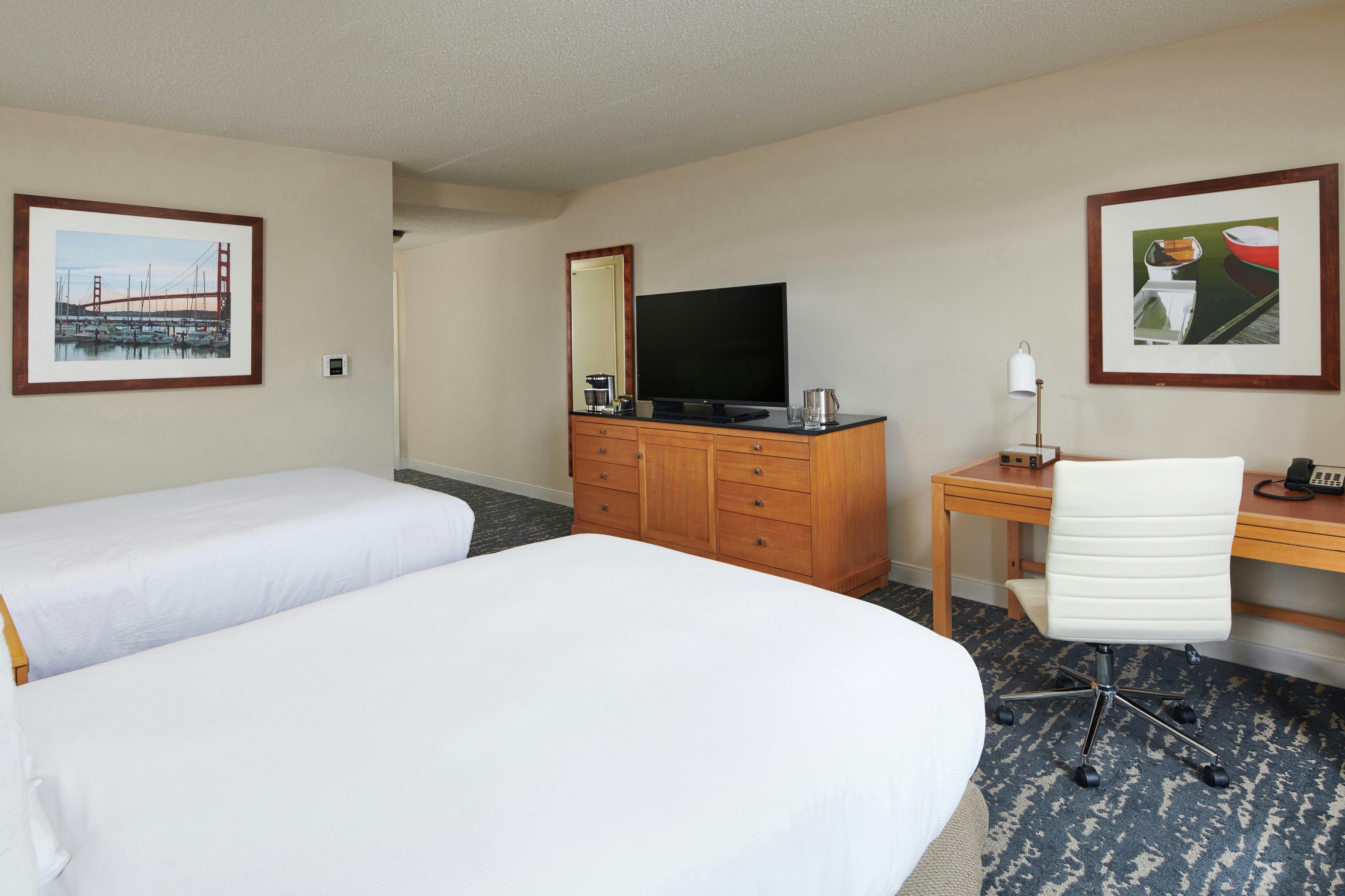 DoubleTree by Hilton Hotel Berkeley Marina 17/83