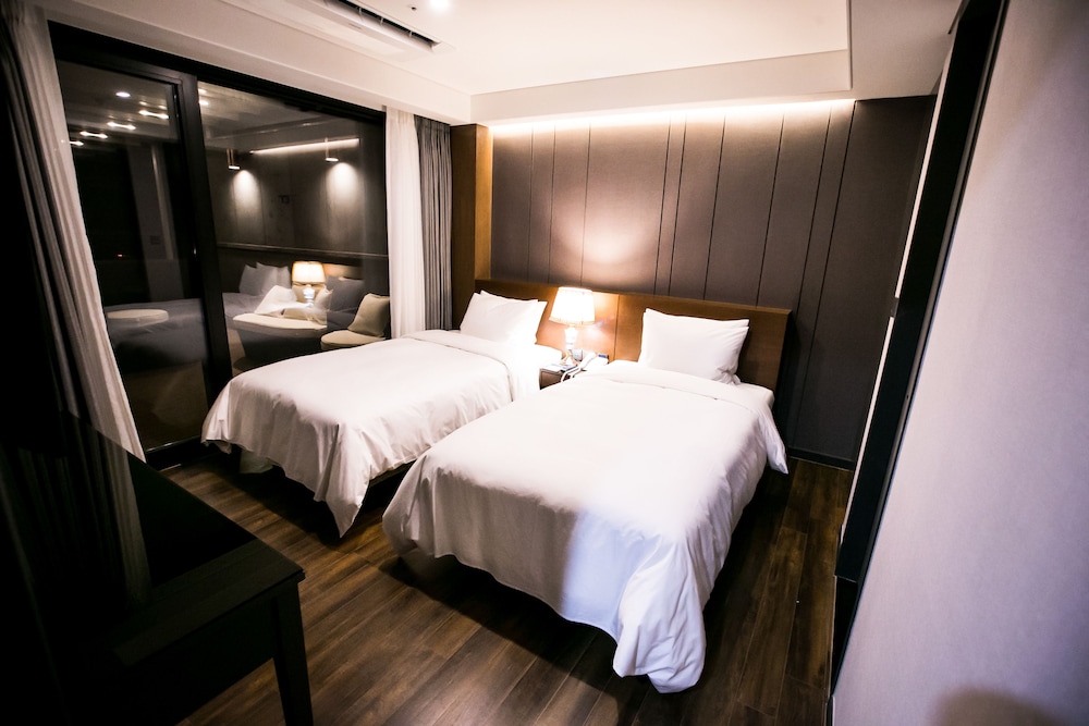 Dyne Oceano Hotel 22/75