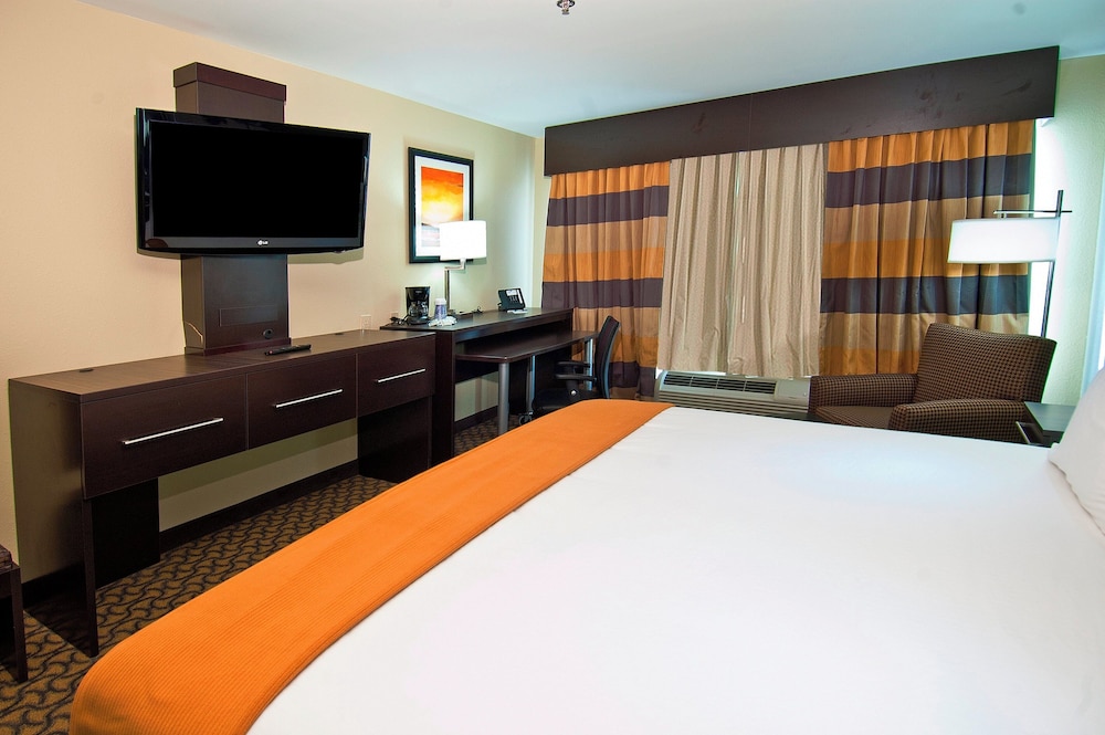 Holiday Inn Express Hotel And Suites Jackson Pearl Intl Airport 23/53