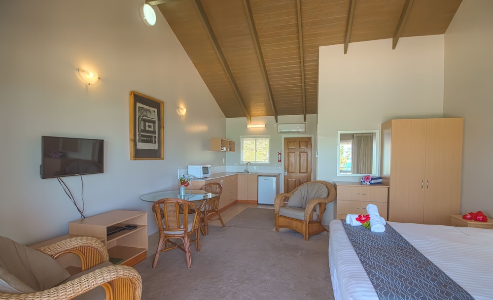 Moana Sands Beachfront Hotel 45/58