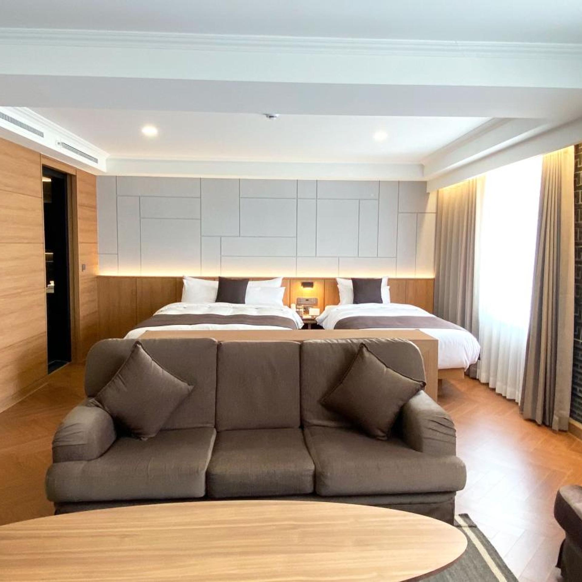 Imperial, Suite, Mountain View