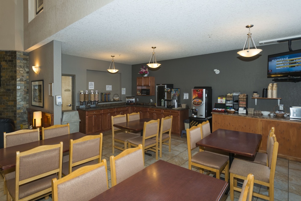 Lakeview Inns & Suites - Fort Nelson 26/35